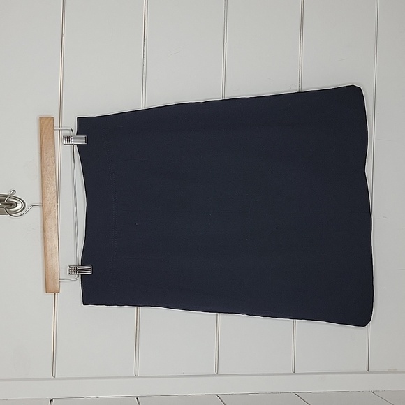 BANANA REPUBLIC size 8 black wool skirt with buttons - Picture 2 of 5